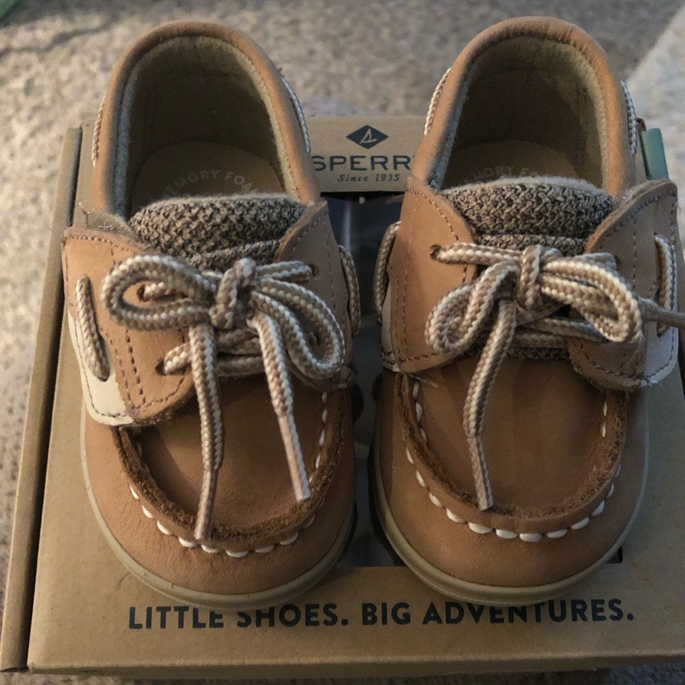 Sperry Bluefish size2 NWT&box